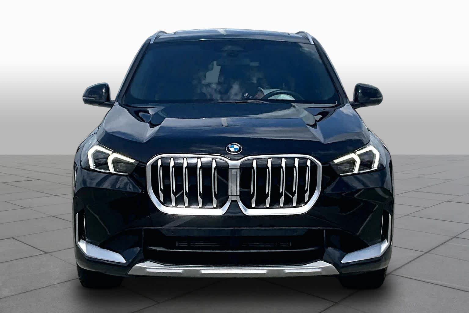 Used 2025 Black Sapphire Metallic BMW xDrive28i image 3