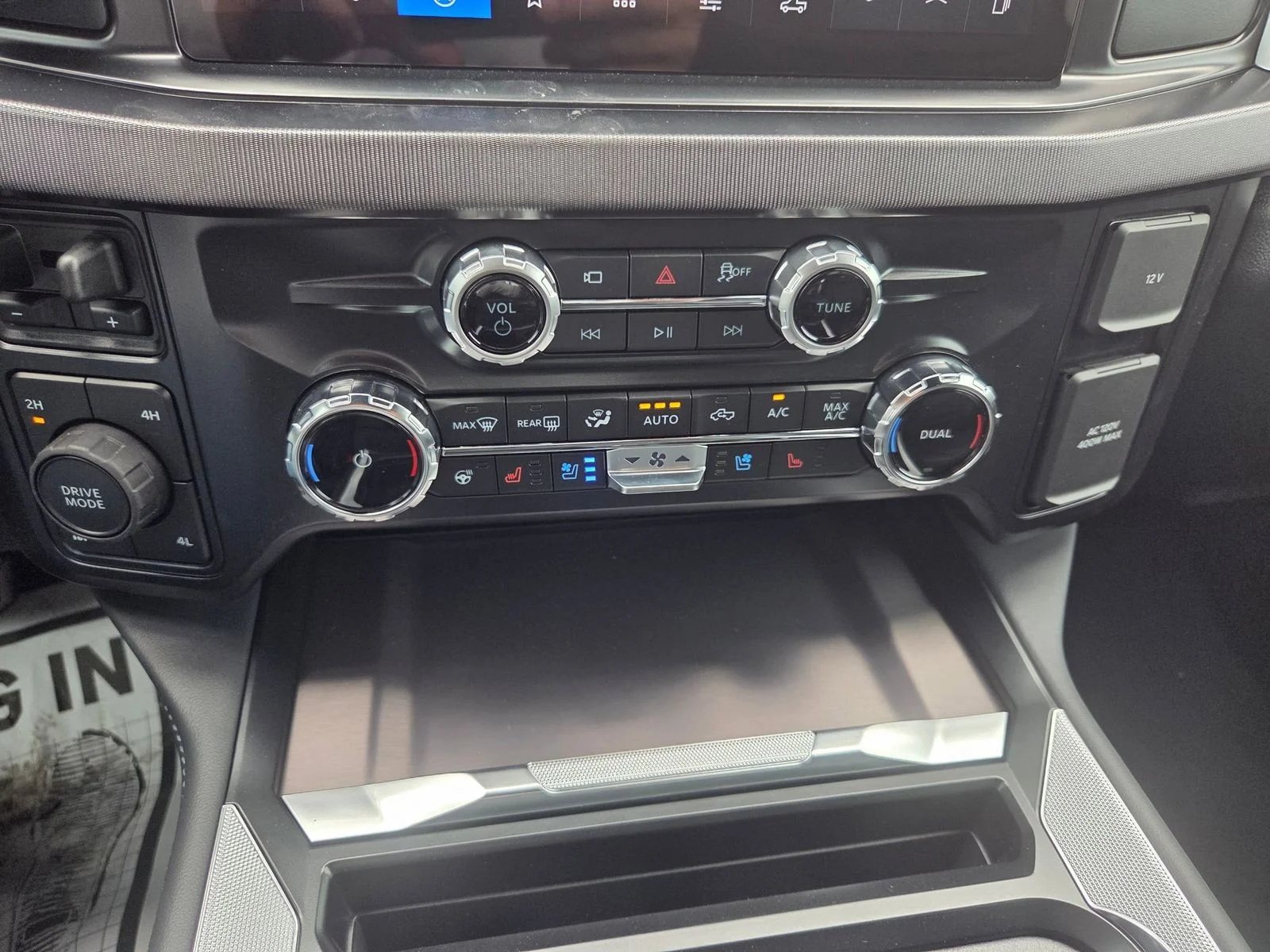 New 2026 Carbonized Gray Metallic Ford F-250® Platinum® image 22
