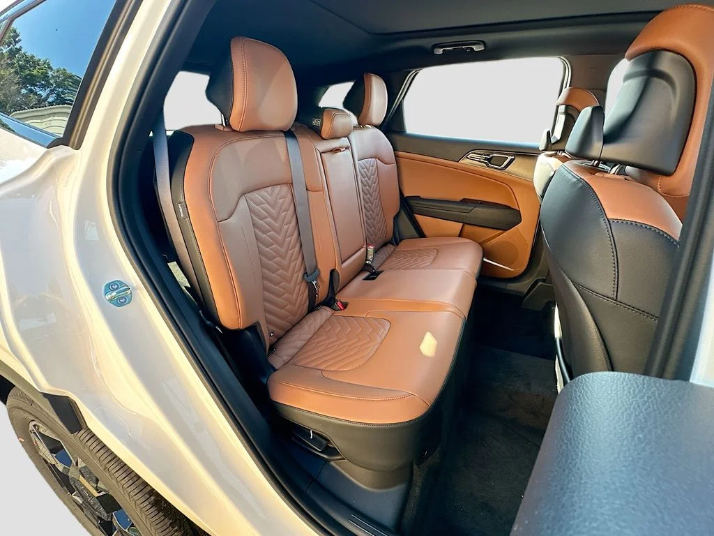 New 2026 Snow White Pearl Kia X-Line image 26