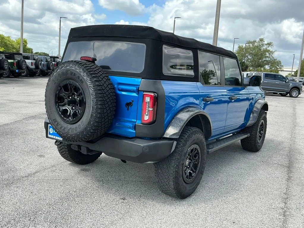 Used 2022 Blue Ford Wildtrak image 7