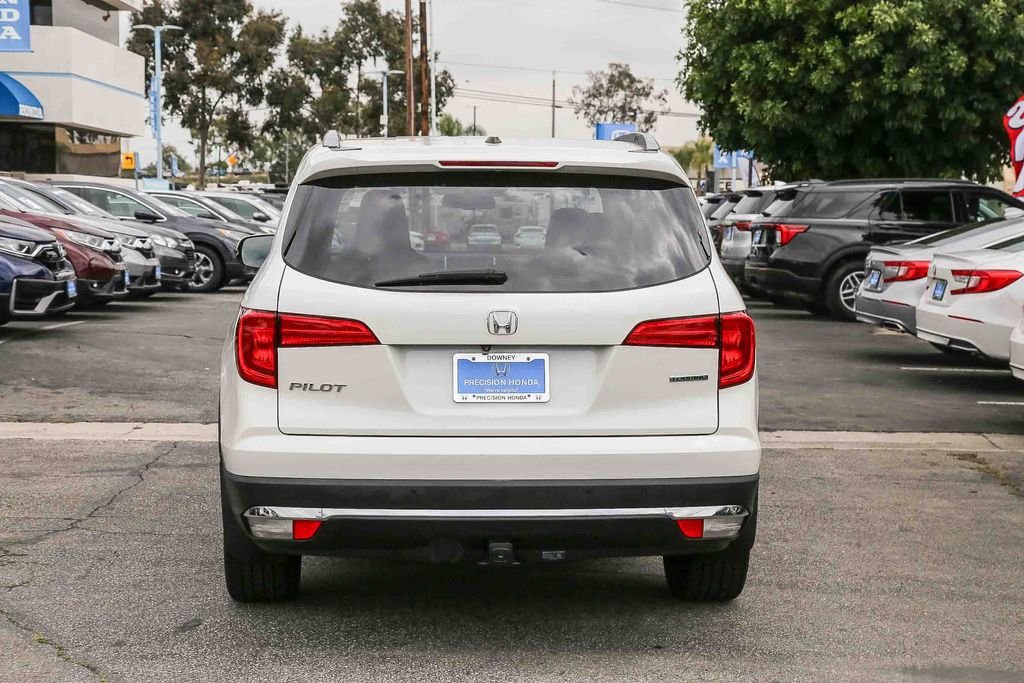 Used 2017 White Diamond Pearl Honda Touring image 5