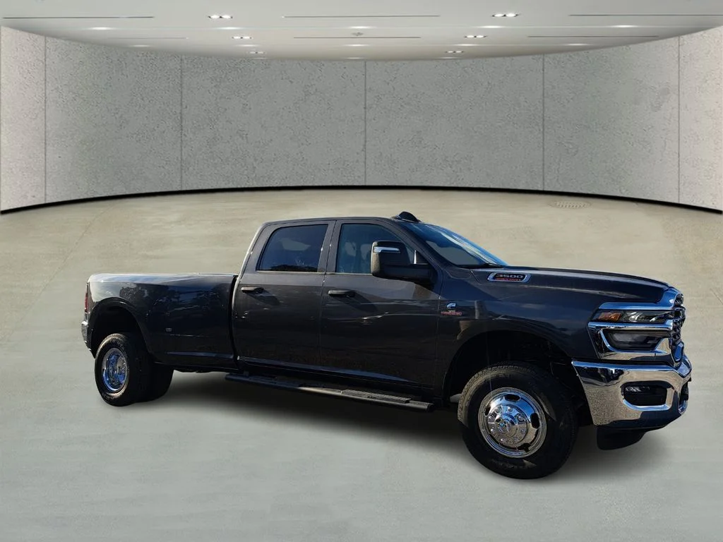 New 2026 Granite Crystal Metallic Clear-Coat Exterior Paint RAM Tradesman image 3