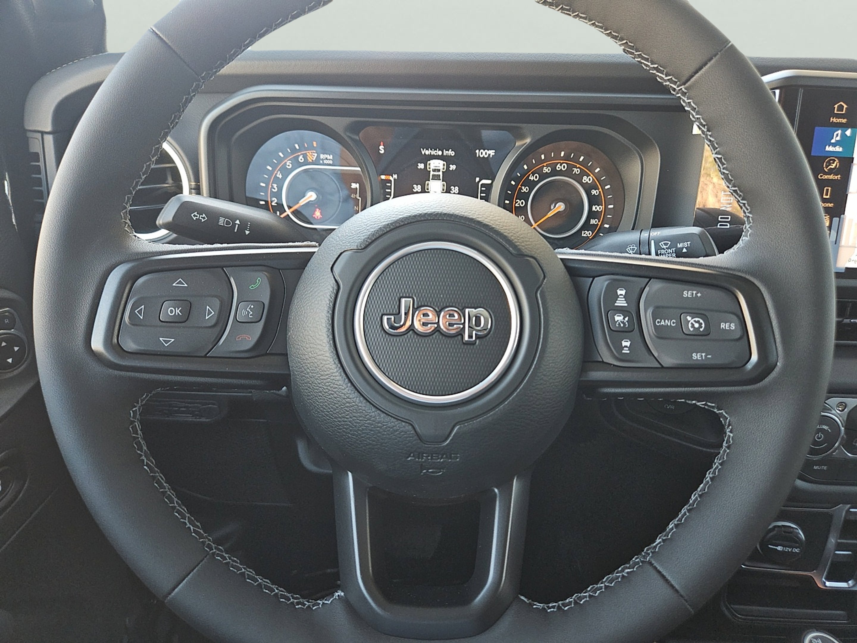New 2025 Black Clear-Coat Exterior Paint Jeep Texas Trail image 19