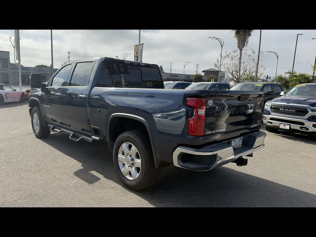 Used 2021 Northsky Blue Metallic Chevrolet LTZ image 4