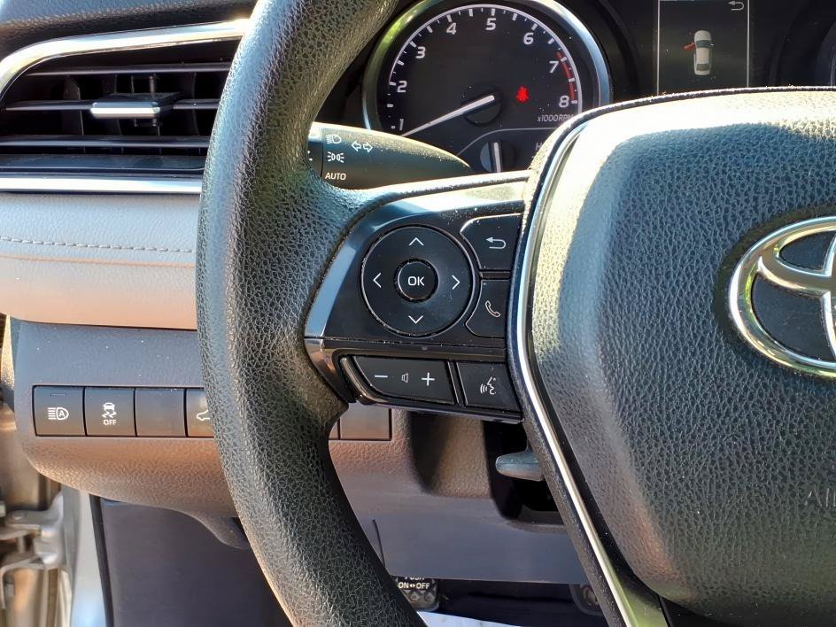 Used 2018 Celestial Silver Metallic Toyota L image 22