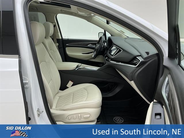 Used 2023 White Frost Tricoat Buick Avenir image 27