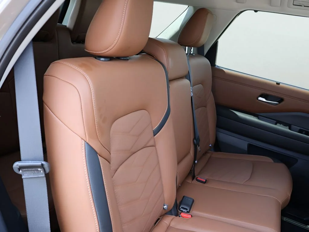 Used 2024 Beige Nissan Platinum image 37