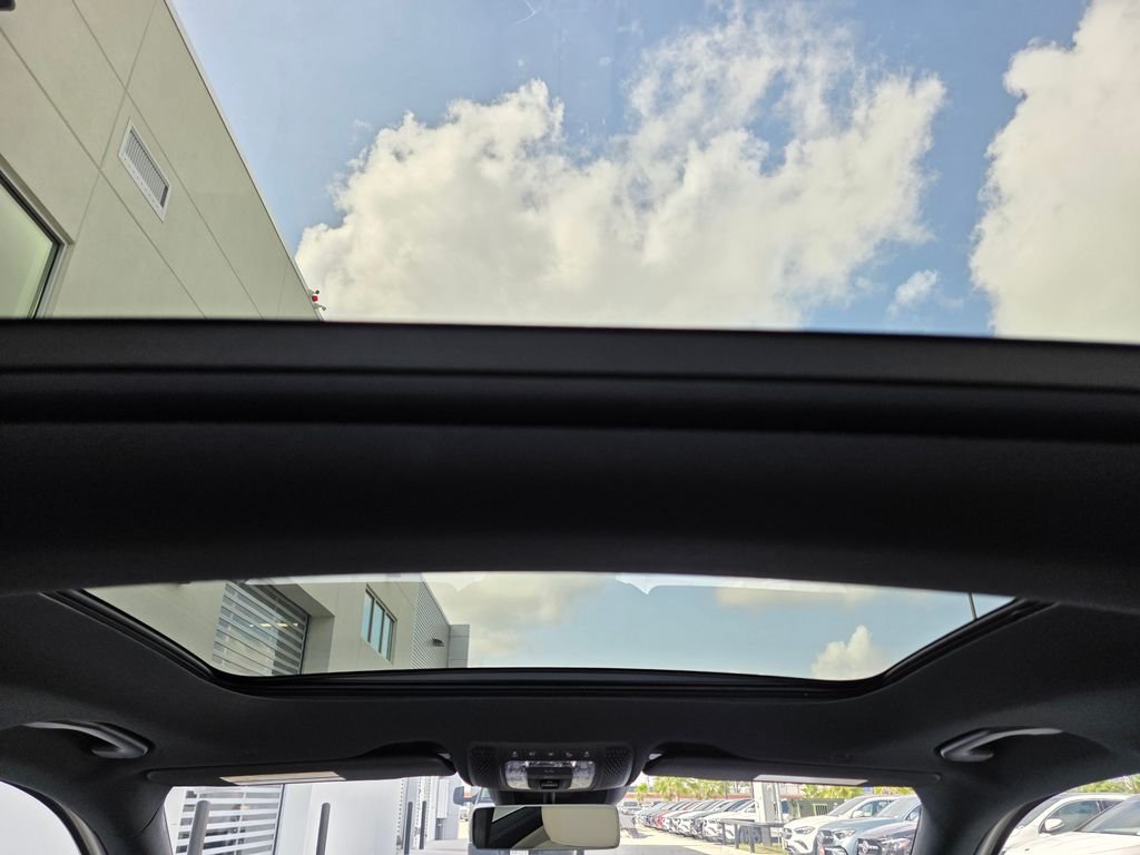 New 2026 Polar White Mercedes-Benz GLA 250 image 27