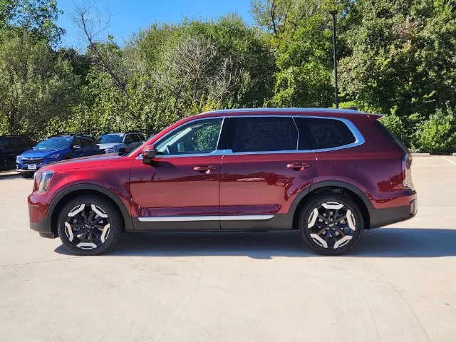 Used 2024 Red Kia EX image 4