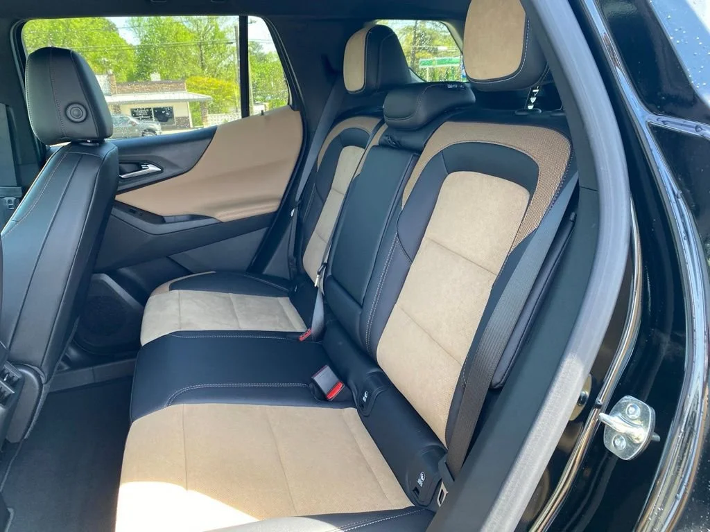 New 2026 Mosaic Black Metallic Chevrolet ACTIV image 17