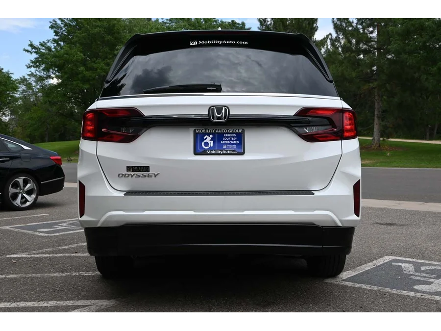 2025 Honda Odyssey EX-L - Photo 7