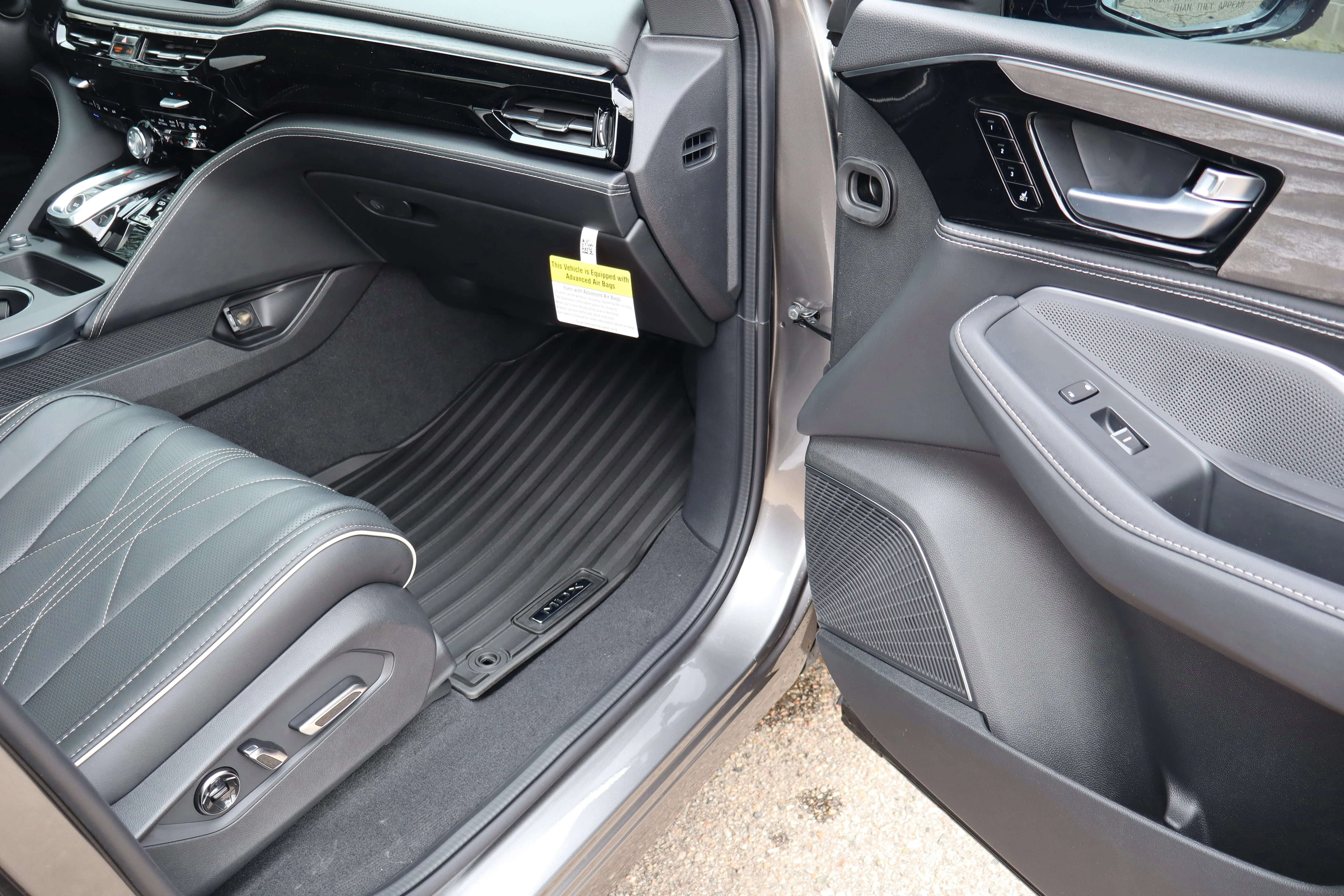 New 2026 Liquid Carbon Metallic Acura w/Advance Package image 34