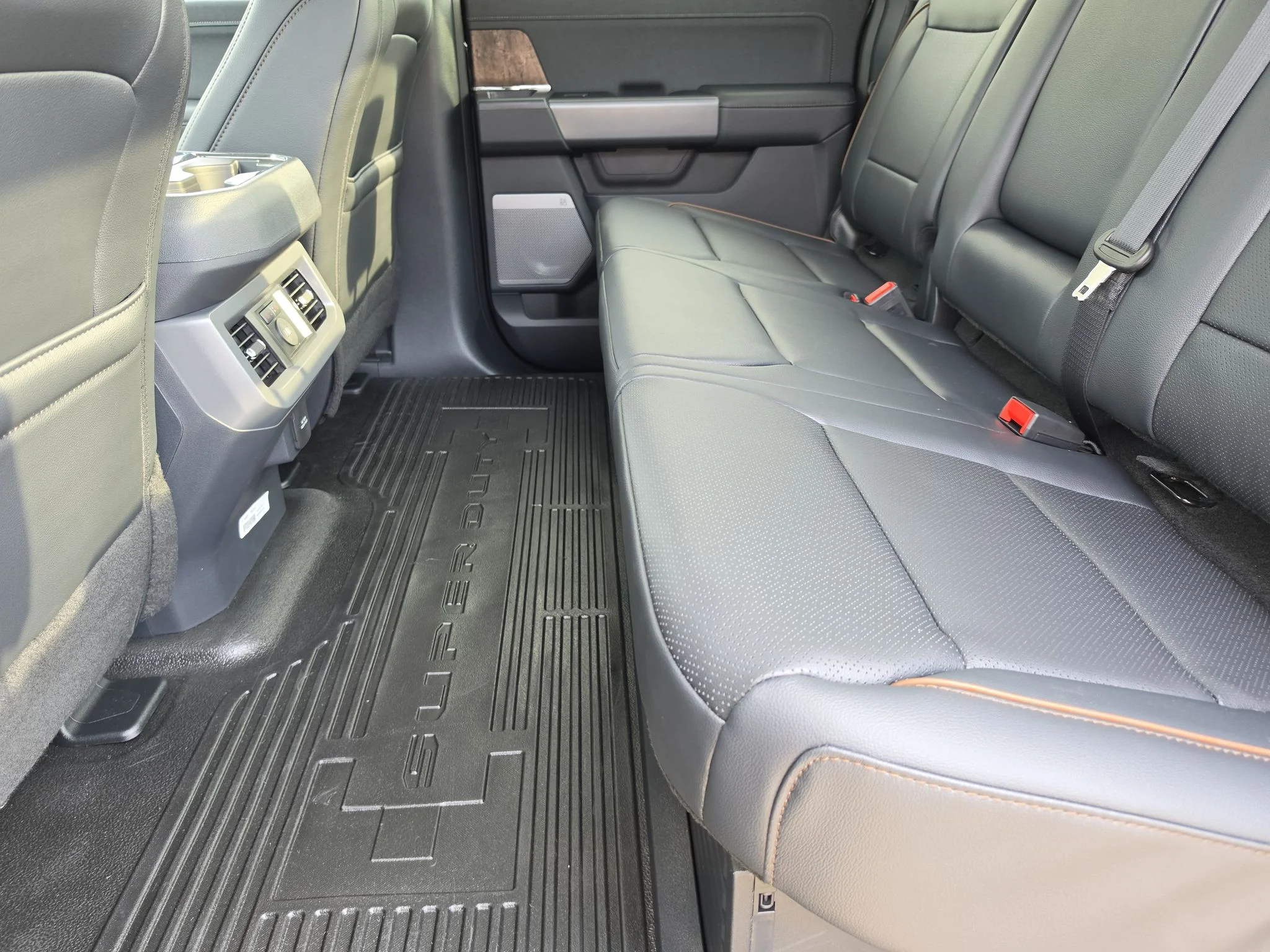 New 2026 Agate Black Metallic Ford F-250® Lariat® image 9