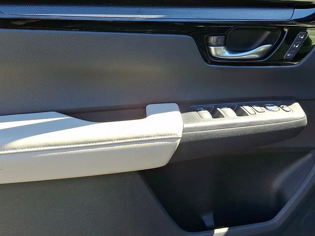 Certified Used 2024 Gray Honda EX-L image 13