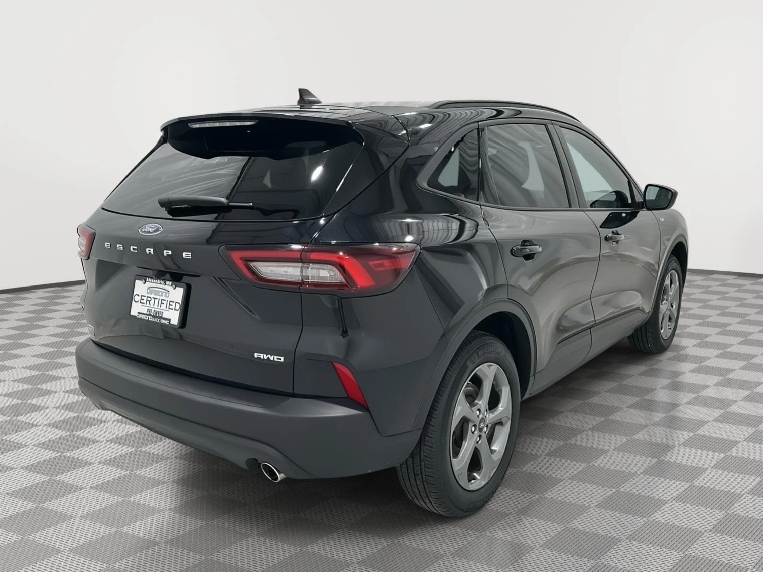 Used 2025 Agate Black Metallic Ford ST-Line image 8