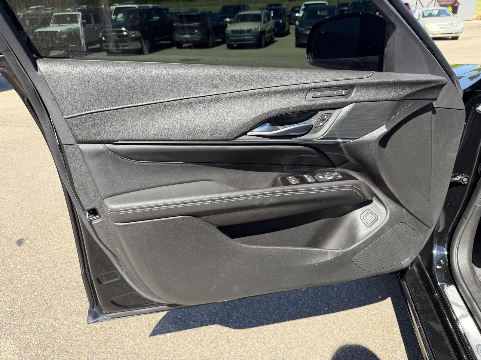 Used 2022 Black Raven Cadillac Premium Luxury image 16