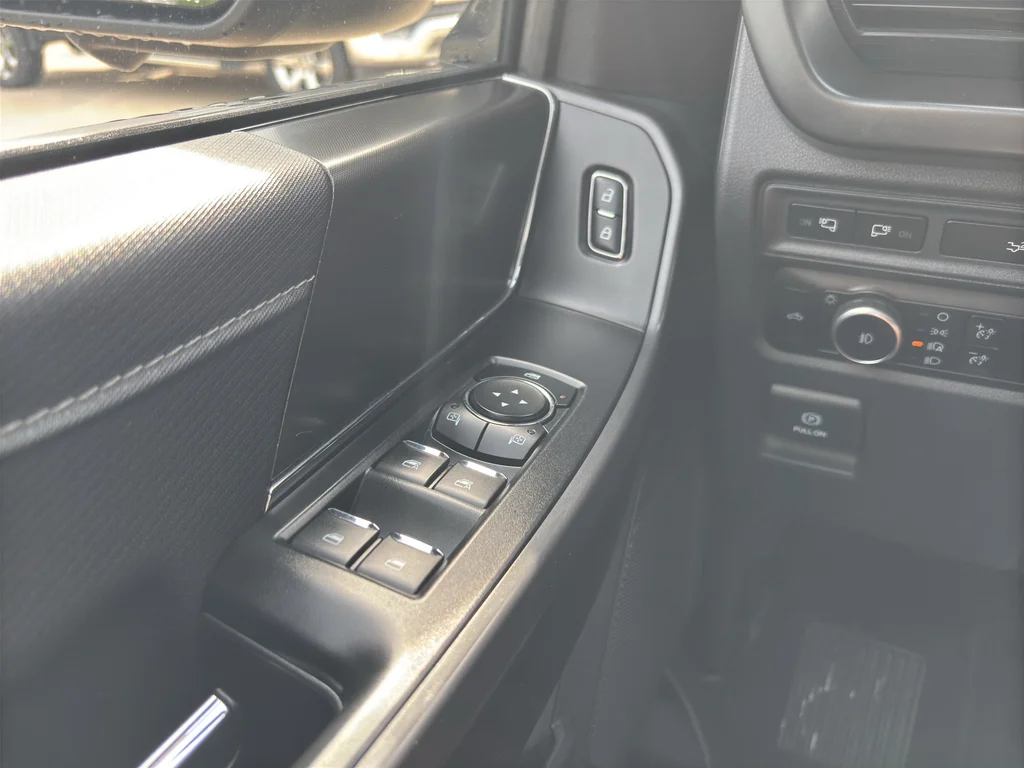 Used 2024 Agate Black Metallic Ford XLT image 15