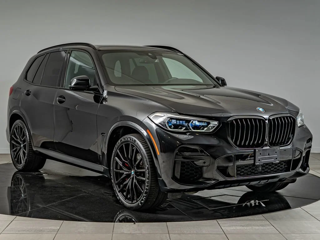 Used 2023 Black Sapphire Metallic BMW xDrive40i image 3
