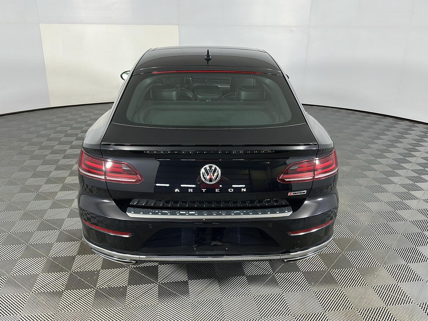 Used 2019 Deep Black Pearl Volkswagen SEL Premium R-Line image 9