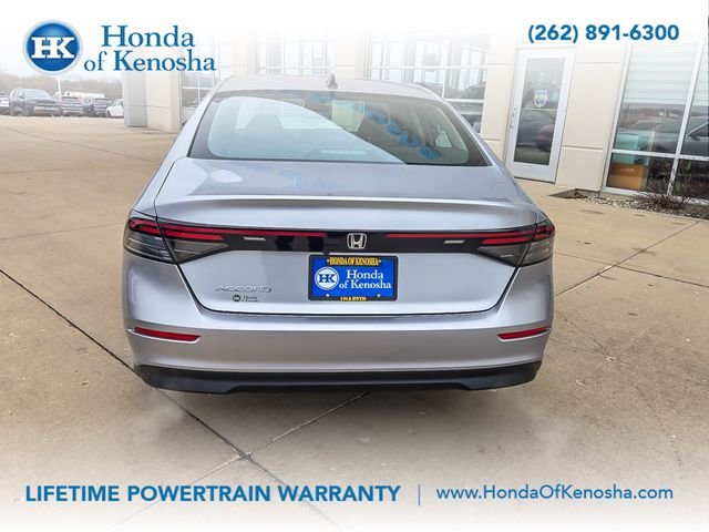 New 2026 Solar Silver Metallic Honda SE image 4