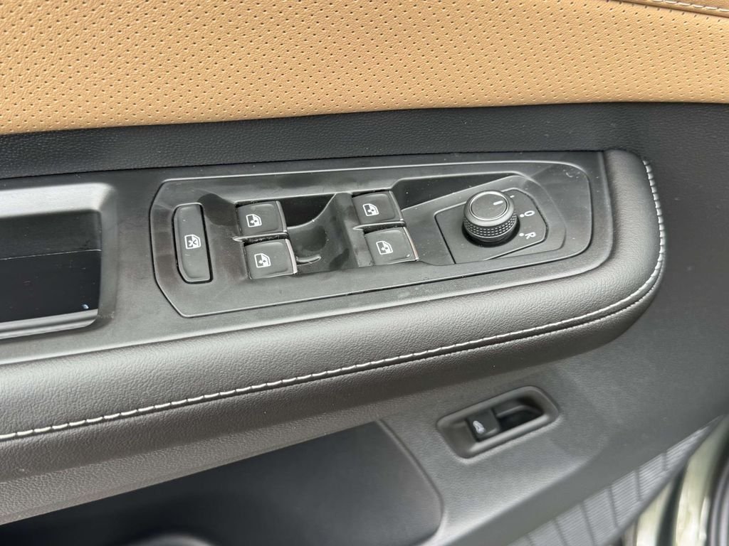 New 2026 Green Volkswagen 2.0T SEL image 27