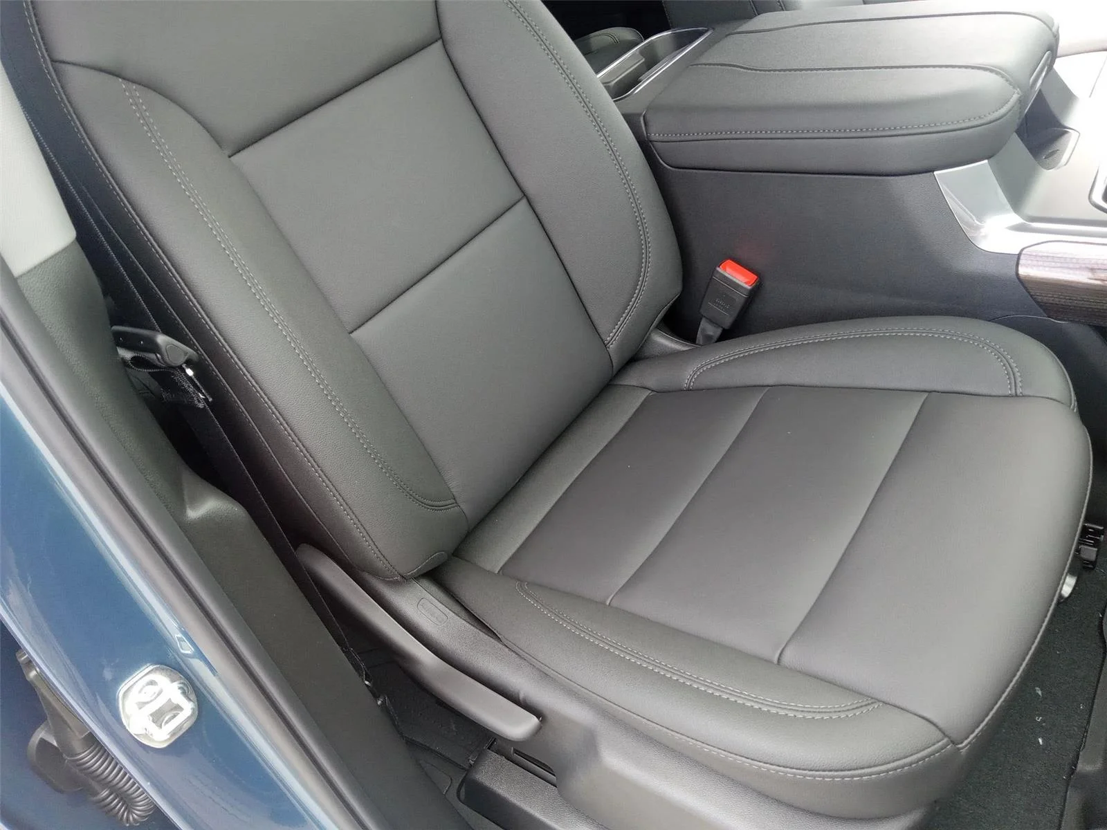 New 2026 Lakeshore Blue Metallic Chevrolet LT image 12