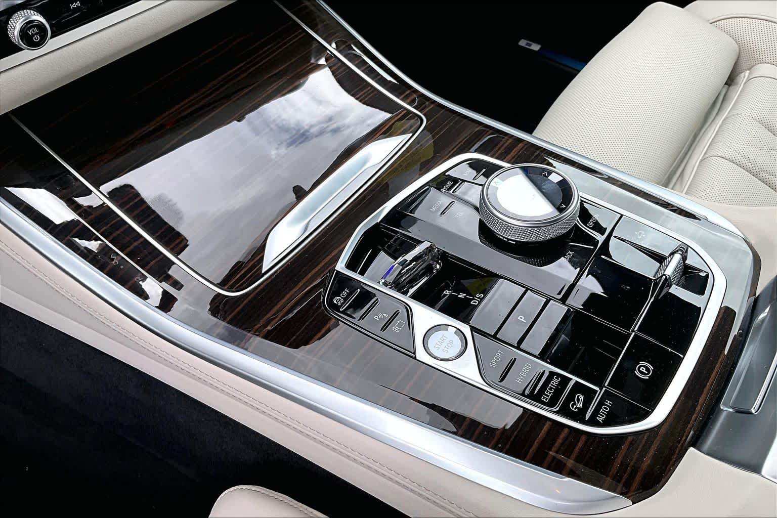 New 2026 Skyscraper Grey Metallic BMW xDrive50e image 7
