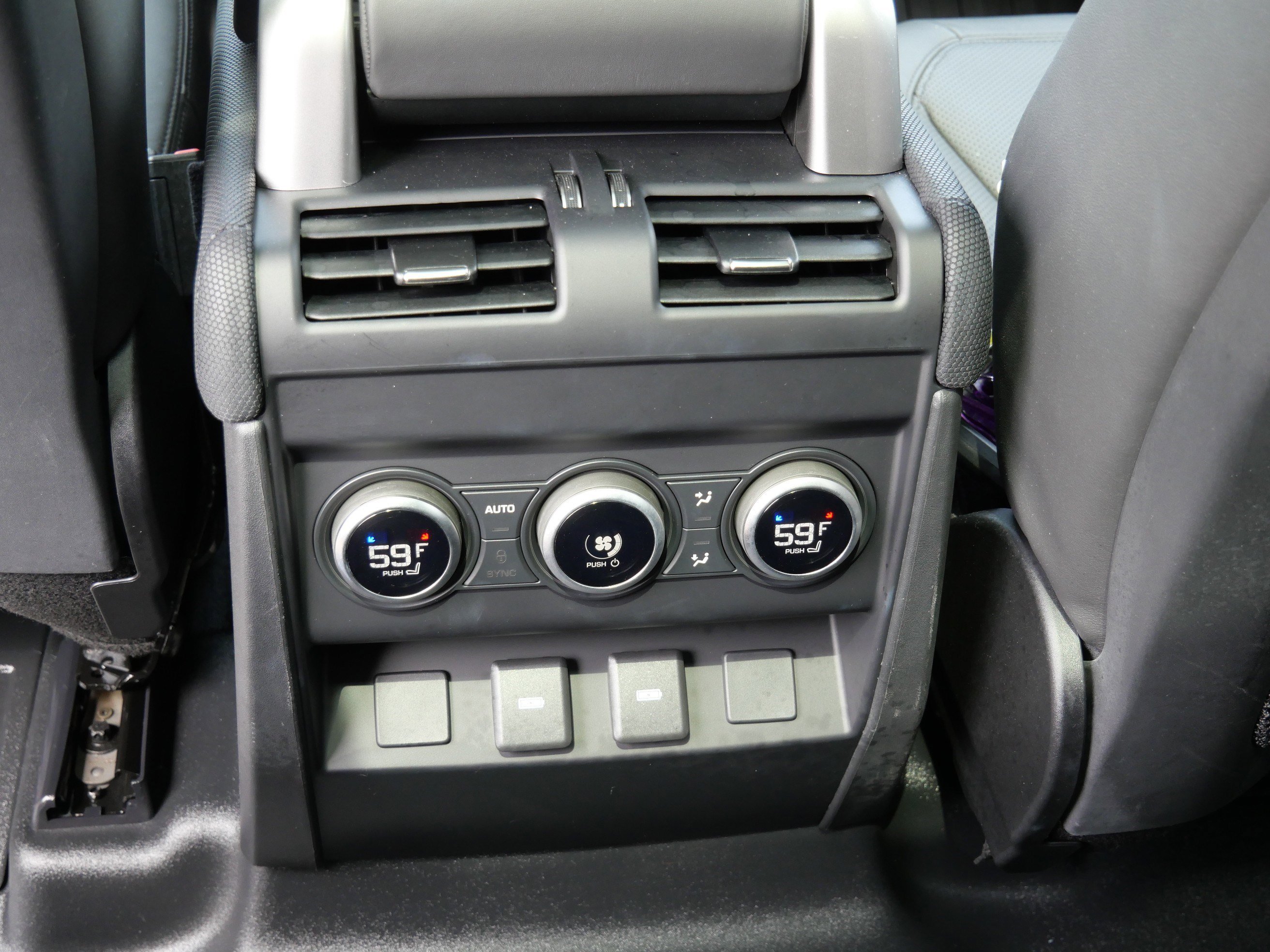 Used 2024 Santorini Black Metallic Land Rover V8 image 17