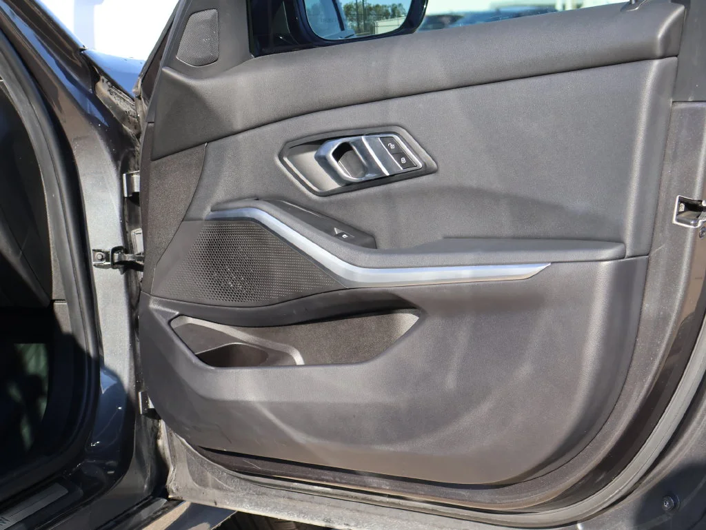 Used 2019 Mineral Grey Metallic BMW 330i xDrive image 43