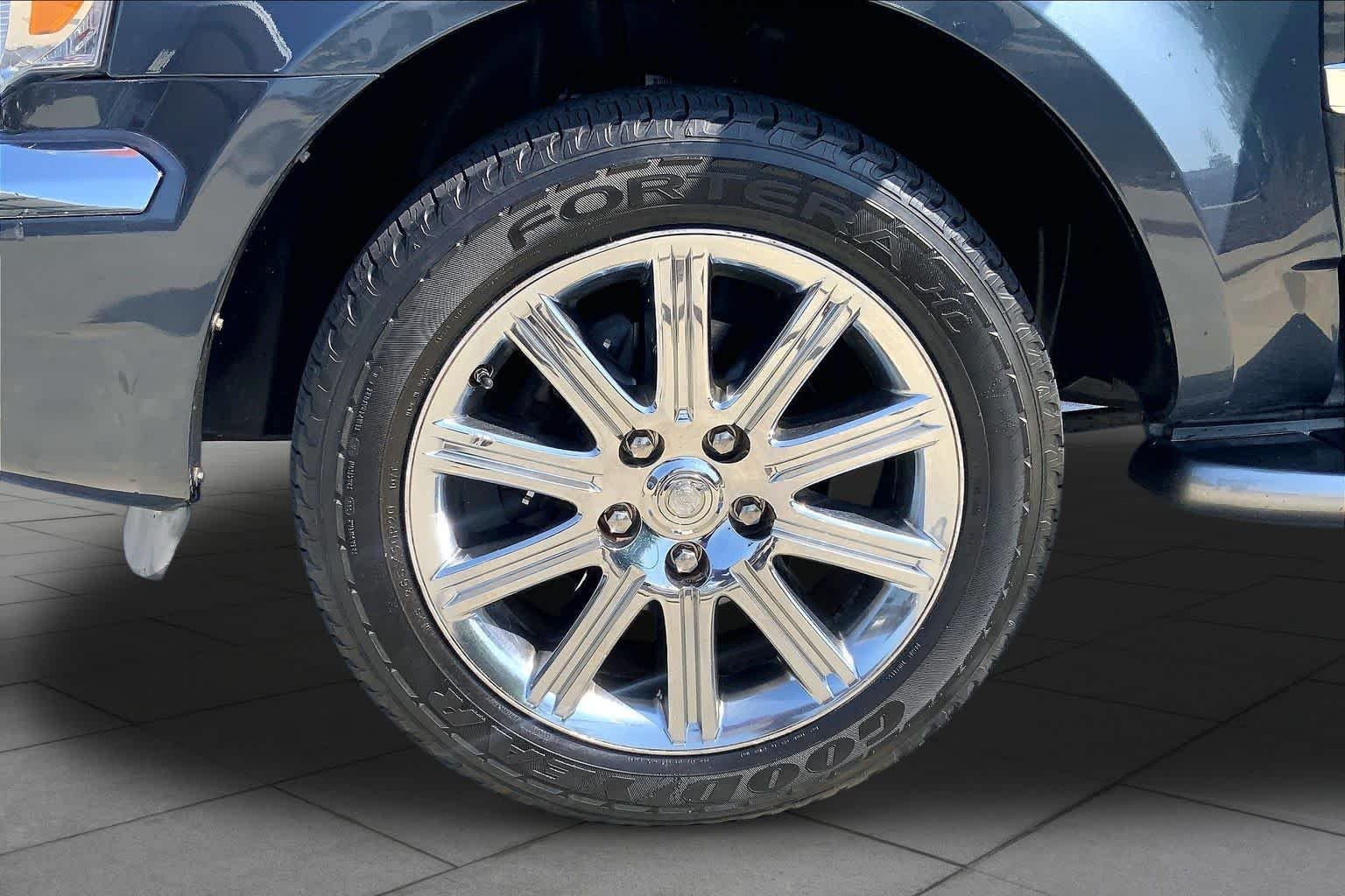 Pre-Owned 2007 Chrysler Aspen Limited