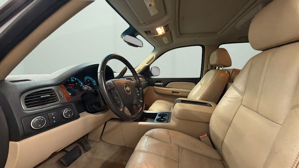 Used 2007 White Chevrolet LT image 13