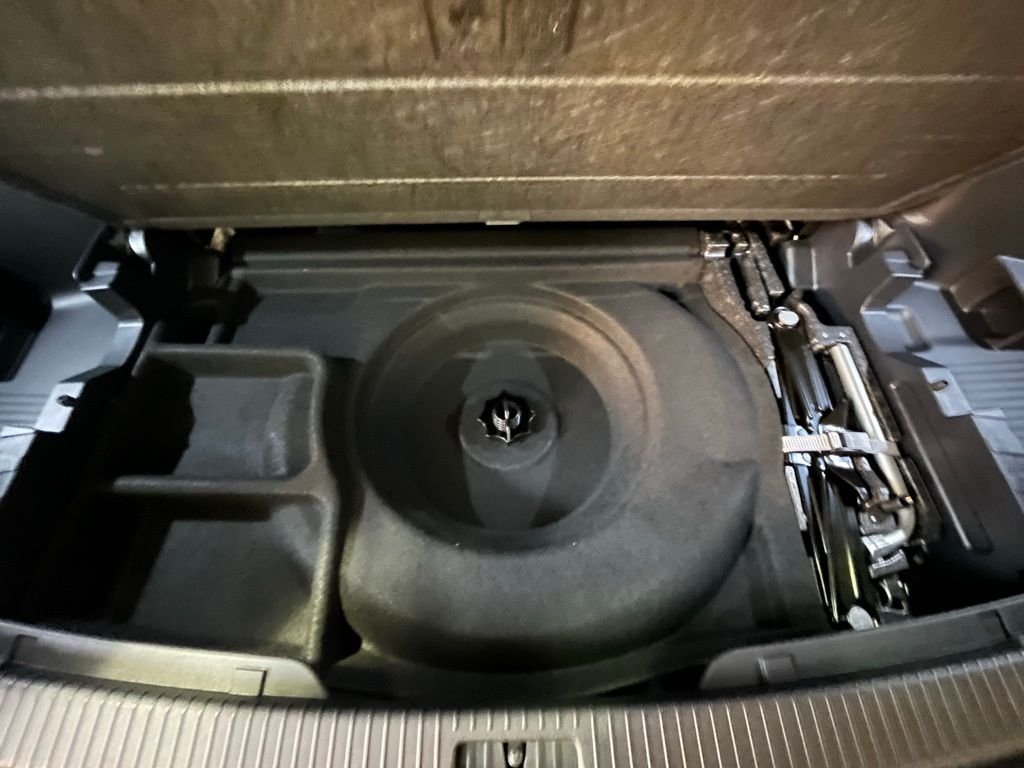 New 2026 Green Volkswagen 2.0T SE w/Technology image 27