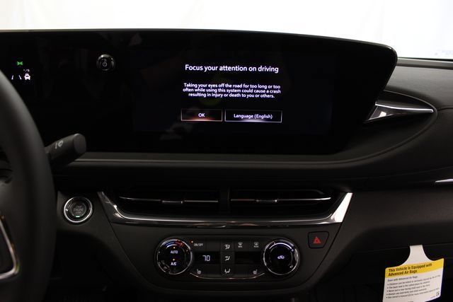New 2026 Summit White Buick Preferred image 20