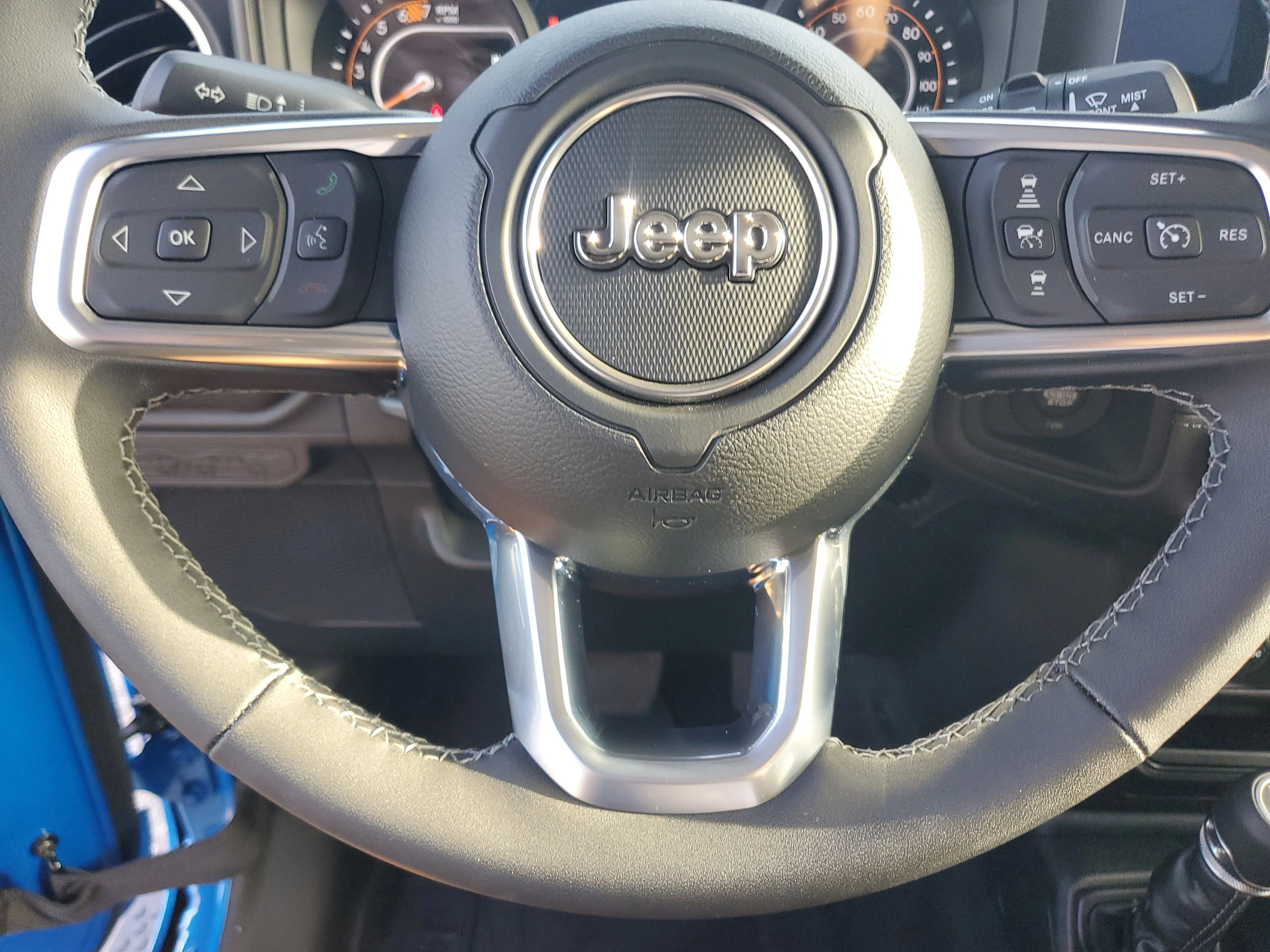 New 2026 Hydro Blue Pearl-Coat Exterior Paint Jeep Sahara image 22