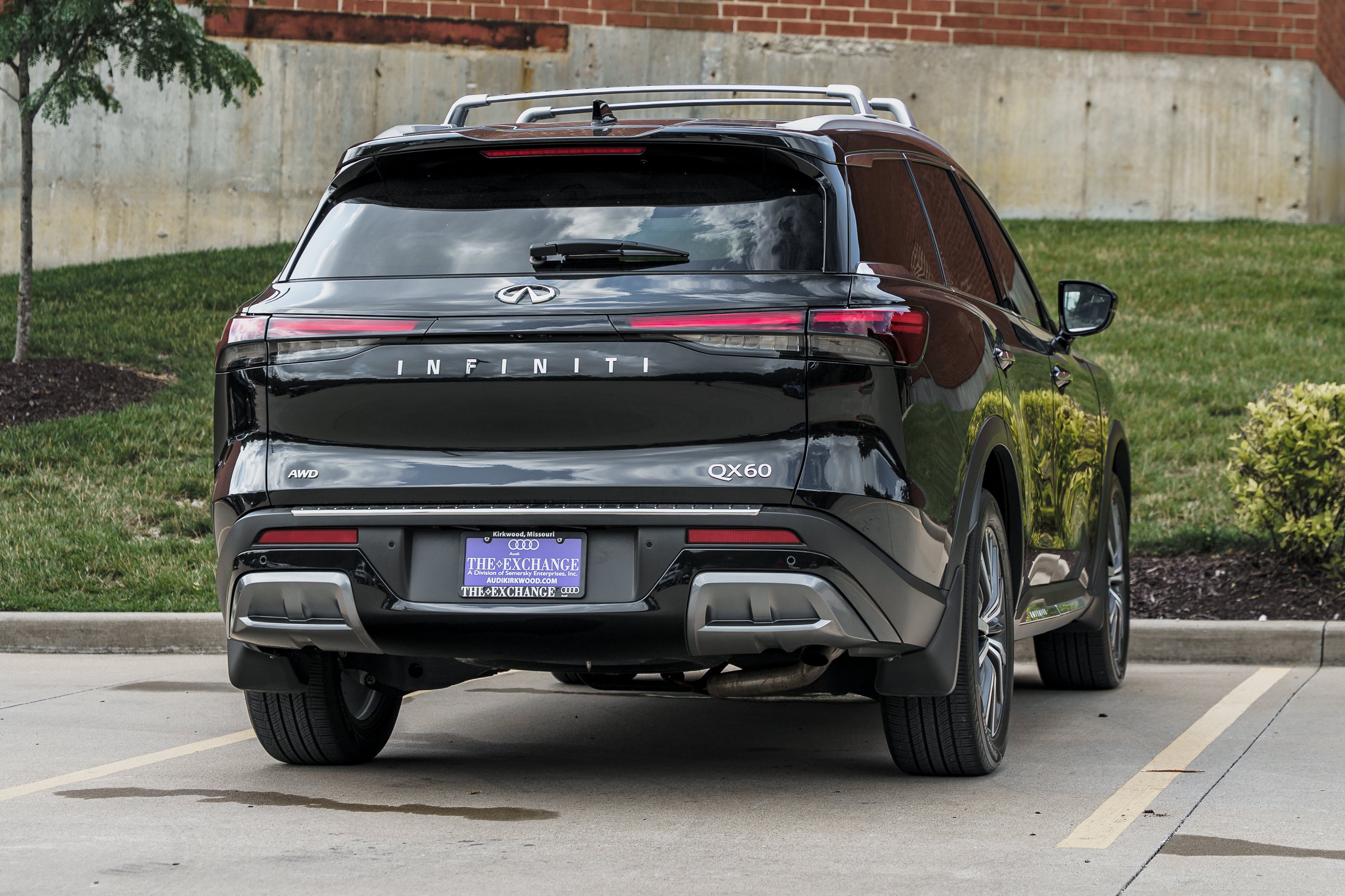 Used 2024 Mineral Black INFINITI SENSORY image 4