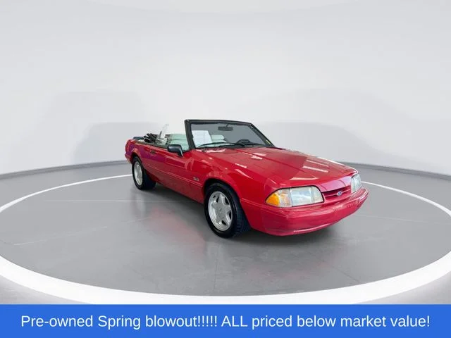 Used 1993 Red Ford LX image 2