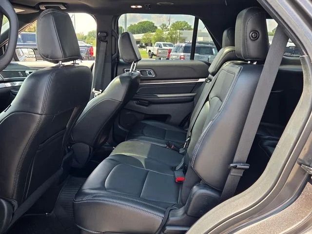 Used 2018 Gray Ford Limited image 12