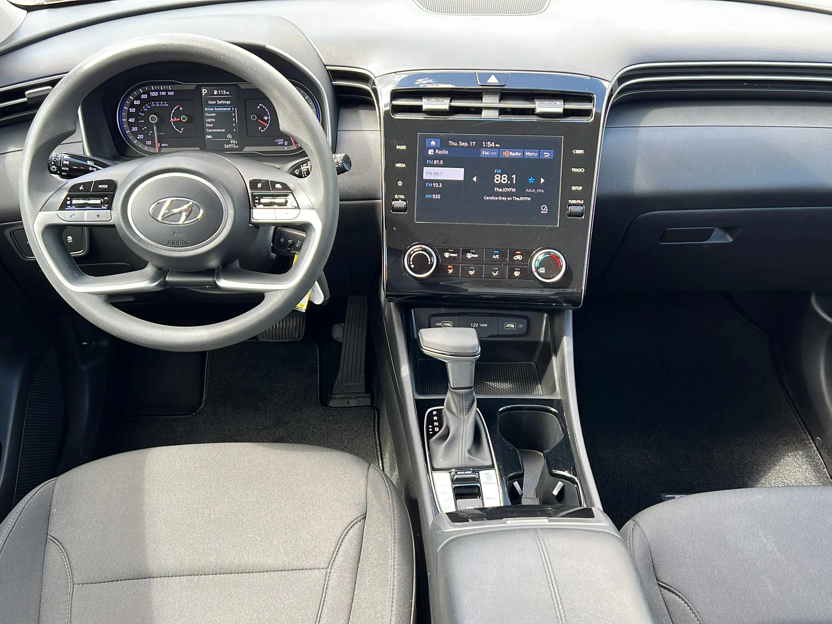 Used 2024 Shimmering Silver Hyundai SE image 13