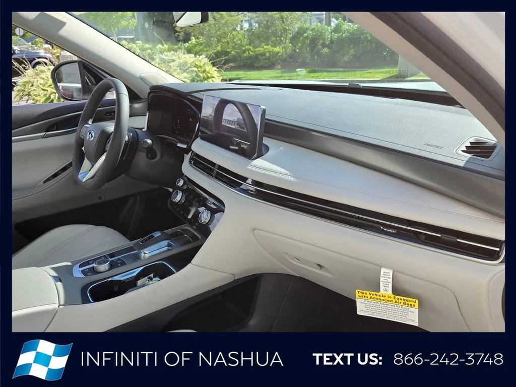 New 2027 RADIANT WHITE INFINITI Luxe AWD image 16