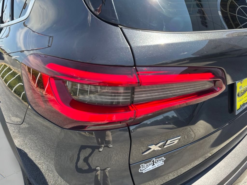 Used 2023 Dark Graphite BMW xDrive40i image 43