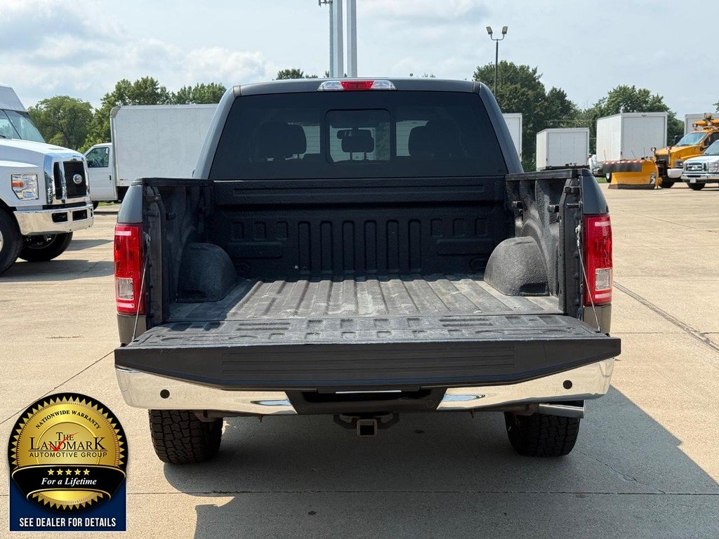 Used 2015 Magnetic Metallic Ford 2WD SuperCrew 145" XLT image 19