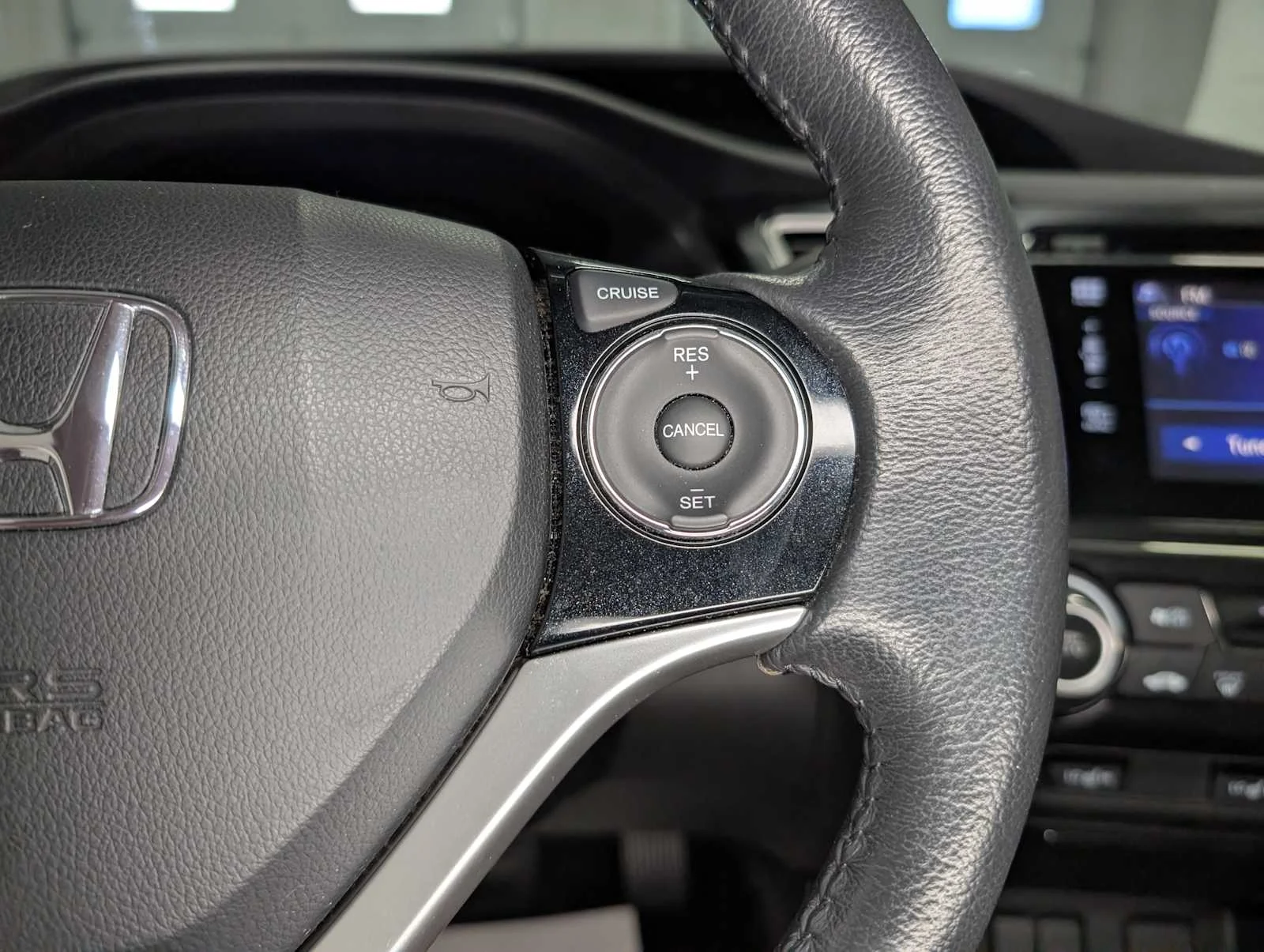 Used 2014  Honda EX-L image 36