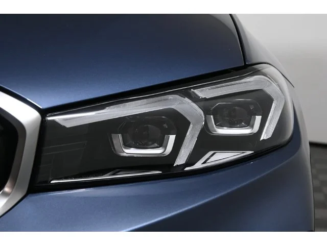 New 2026 Arctic Race Blue metallic BMW 330i xDrive image 11