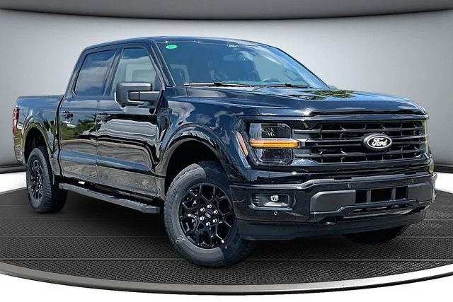New 2026 Agate Black Metallic Ford XLT image 2