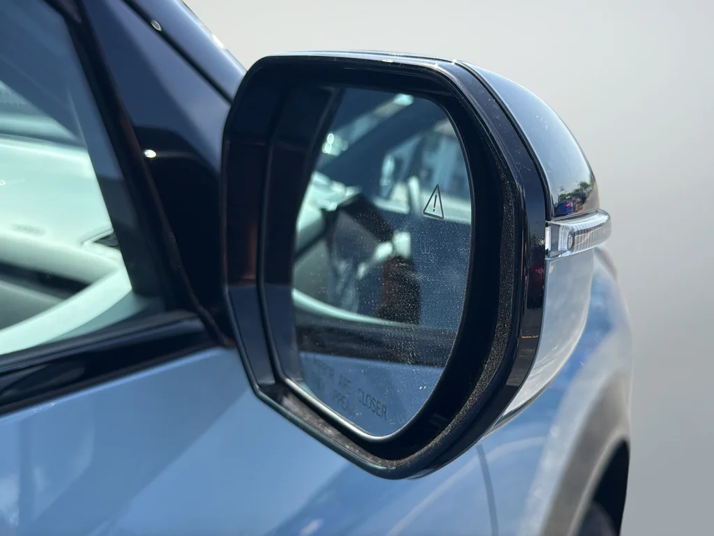 New 2027 Frost Blue / Black Roof Kia X-Line S image 31