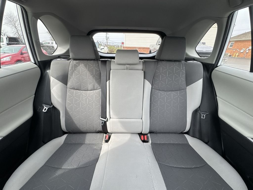 Used 2022 White Toyota XLE image 22