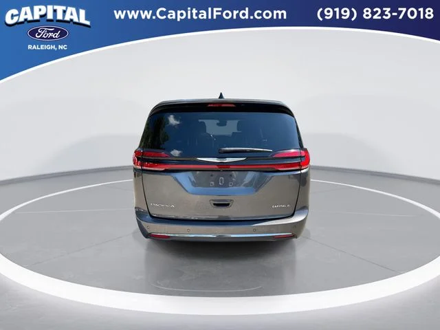 Used 2023 Gray Chrysler Touring L image 7