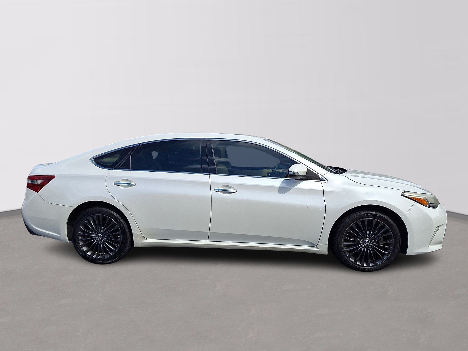 Used 2016 Blizzard Pearl - 070 Toyota Touring image 7