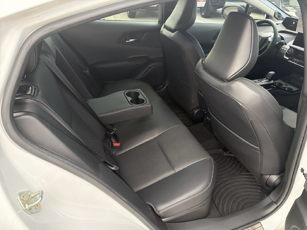 2025 Toyota Prius Limited - Photo 29