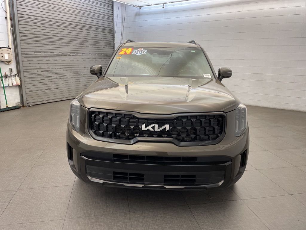 Used 2024 Green Kia EX X-Line image 10